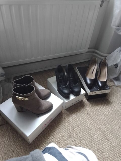 Bottines en sude marron avec boucle femme 15 La Ferrire-Airoux (86)