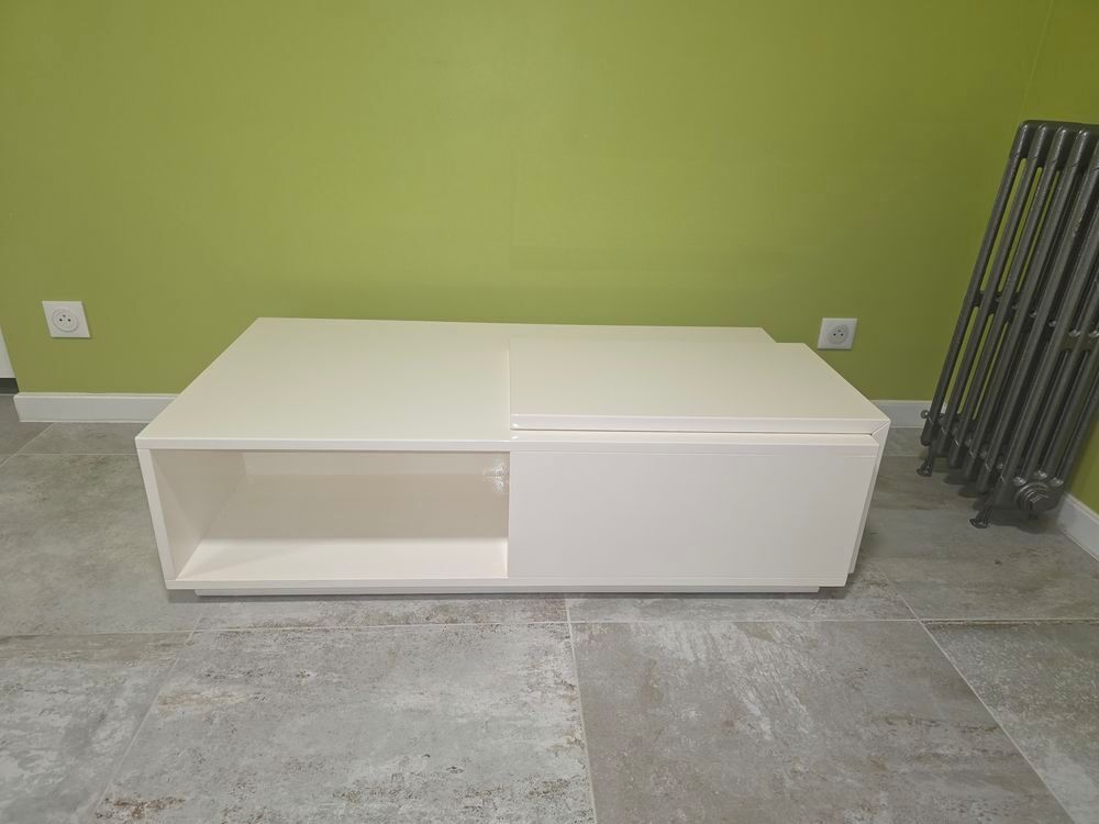 Table basse blanche laqu&eacute; blanche
Dimension L 110 l 60 h 35 Meubles