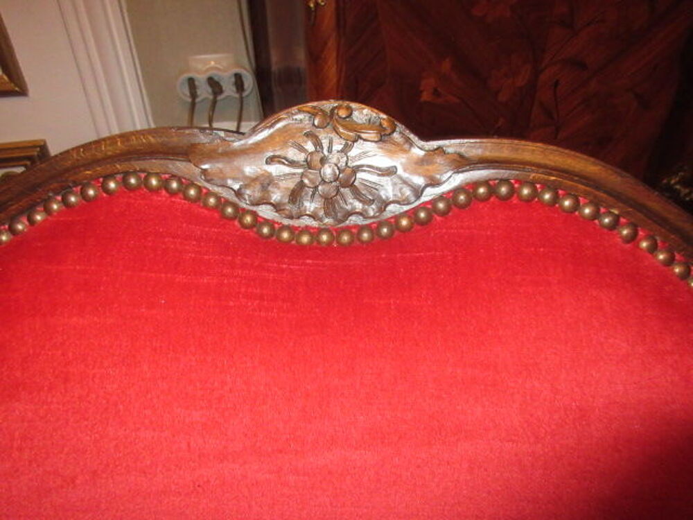 Tr&egrave;s joli salon ancien de style Louis xv en chene et velours Meubles