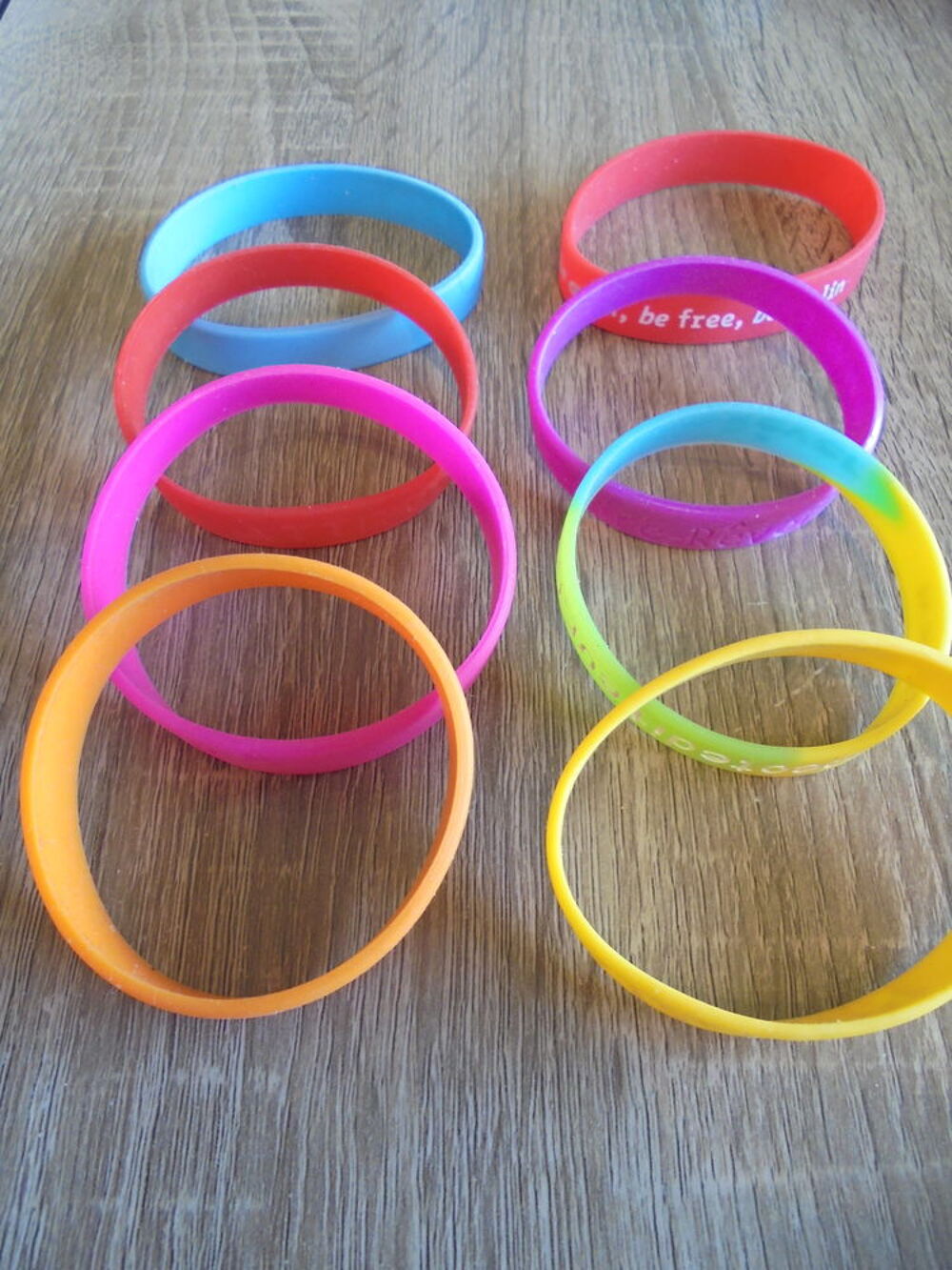Bracelets caoutchouc (28b) Bijoux et montres