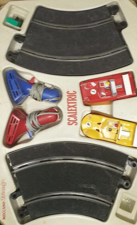 Piste voitures Scalextric 110 Vigneux-sur-Seine (91)