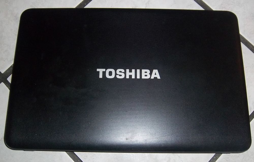 Capot ecran toshiba C850D-11C Matériel informatique