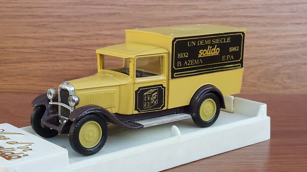 Citro&euml;n C4F fourgon " Un Demi-si&egrave;cle 1932-1982 " 