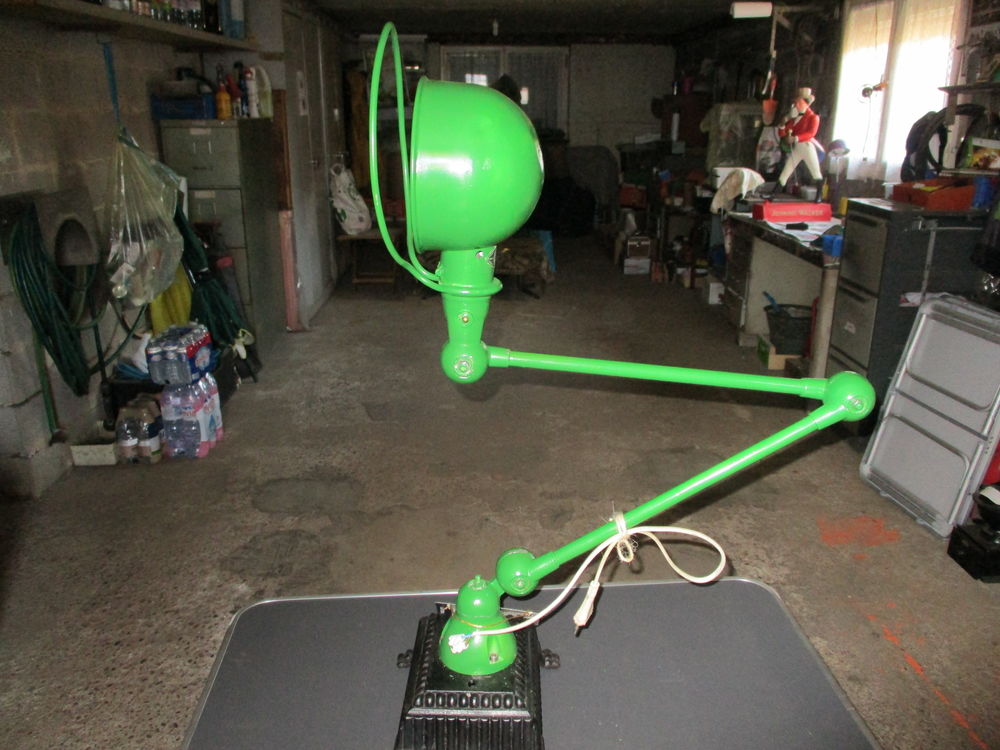 LAMPE JIELD&eacute; avec 2 bras elle fonctionne 