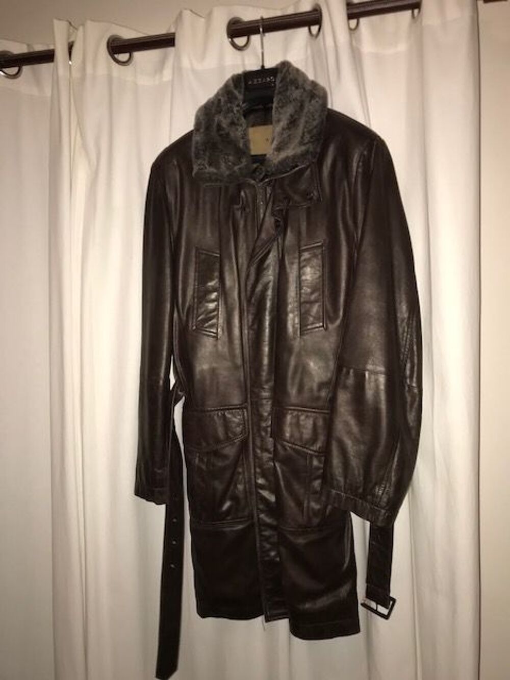 Manteau long en cuir chocolat col fourr&eacute; taille 54 Vêtements
