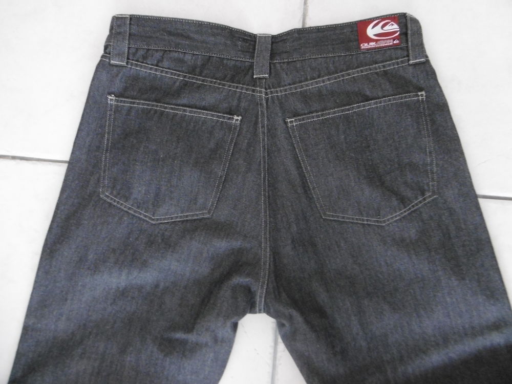 Jean Homme QUIKSILVER taille L comme neuf Vêtements