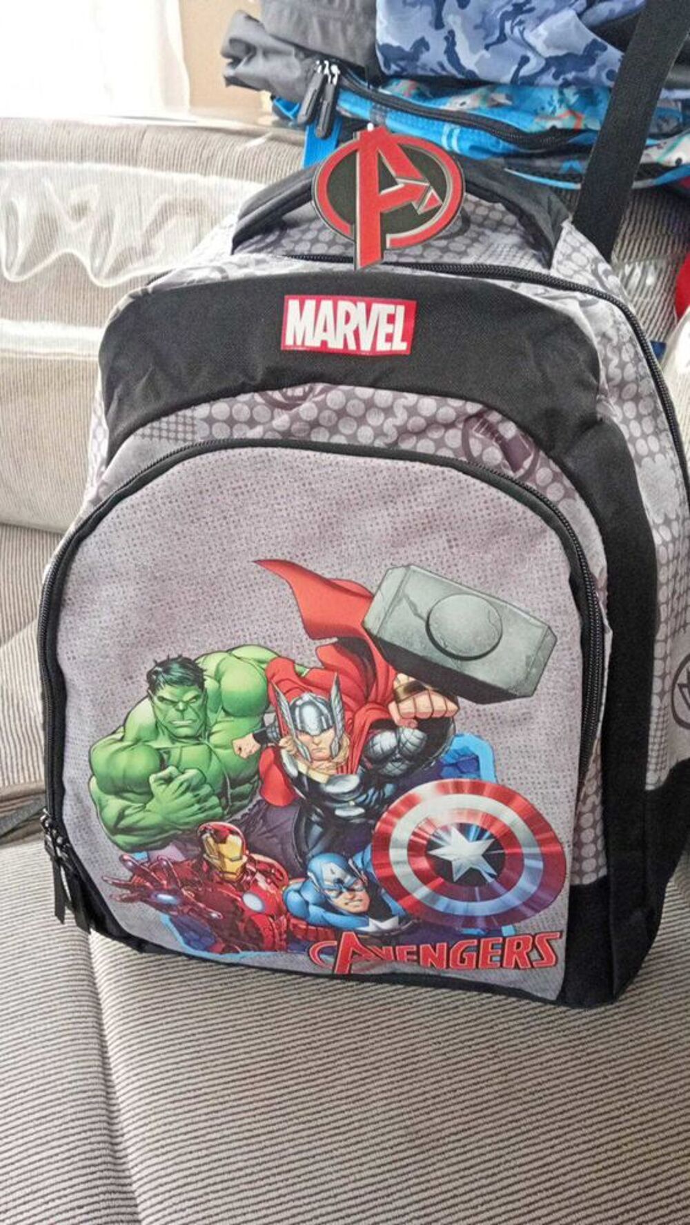 cartable avengers marvel neuf encore &eacute;tiquetter Vêtements enfants