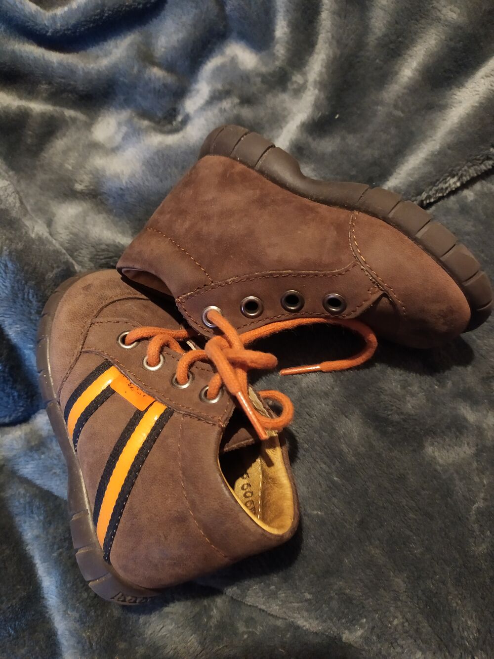 PLUSIEURES PAIRES DE CHAUSSURES BEBE BABYBOTTE MAINTIEN PARF Chaussures