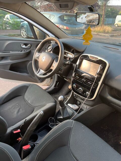 Renault Clio IV CLIO IV SOCIETE DCI 90 ENERGY ECO2 AIR MEDIANAV 82G 2015 occasion Carri&egrave;res-sur-Seine 78420