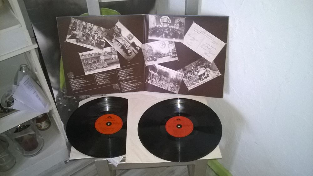 Vinyle Le P'tit Bal Du Samedi Soir
Excellent etat
Double v CD et vinyles