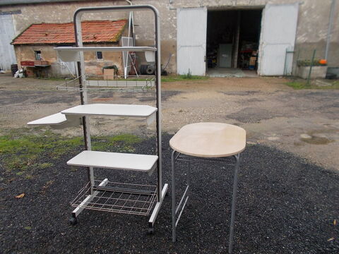 6 �tag�re sur roulette + table ovale   faire un  prix 30 Saran (45)