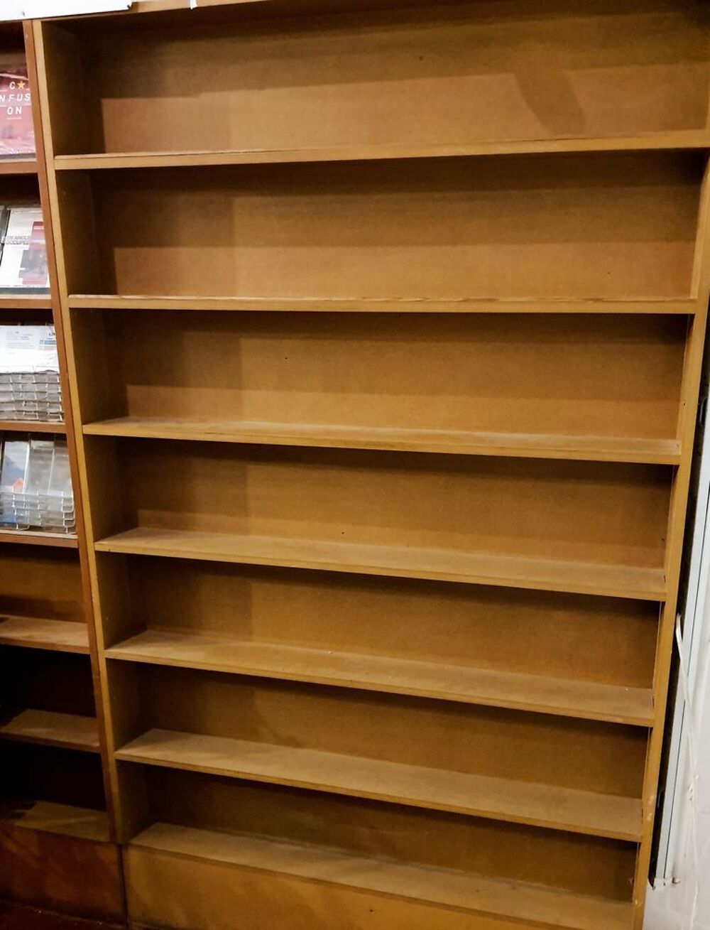 Lots de plusieurs &eacute;tag&egrave;res &agrave; rayonnages en bois - Medium Meubles