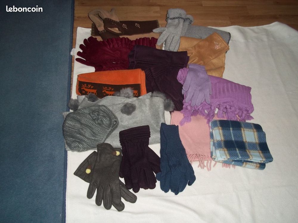 GANTS ECHARPES FOULARDS Vêtements