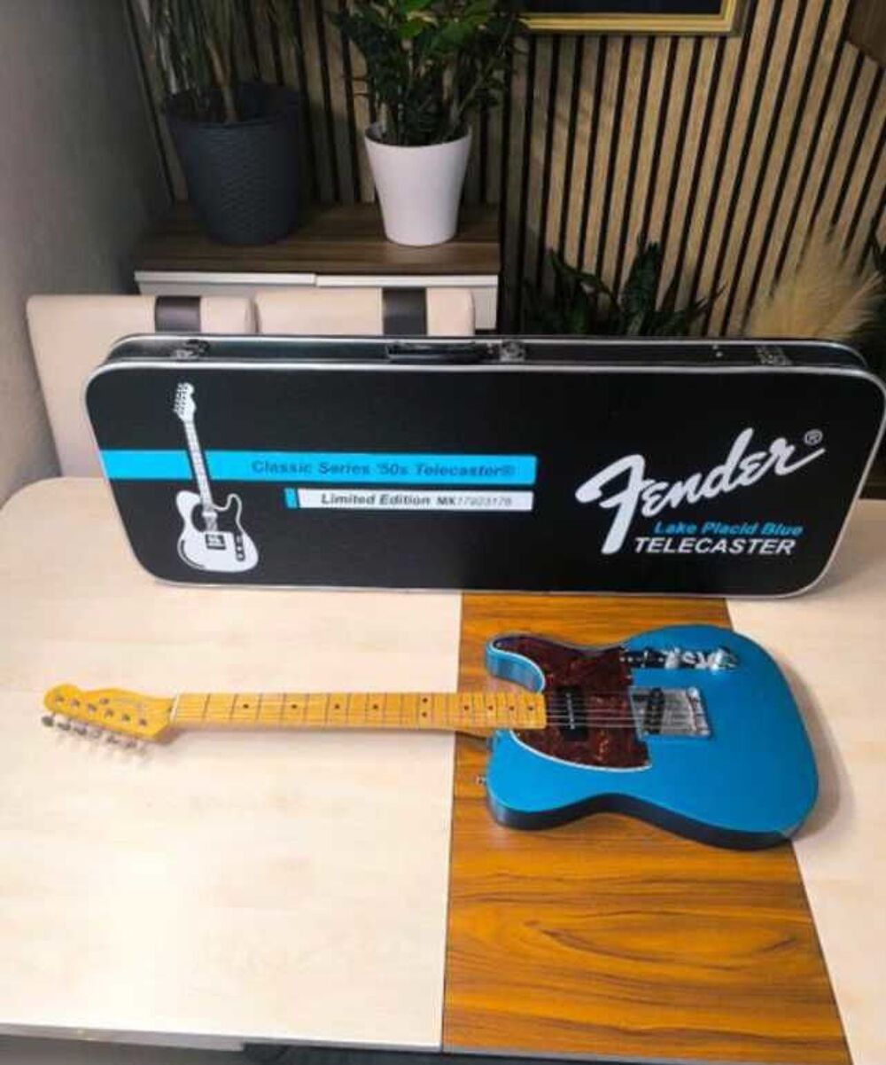 guitare Fender limited edition Instruments de musique