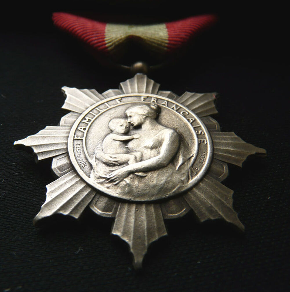 M&eacute;daille Civile Famille Fran&ccedil;aise, avec sa bo&icirc;te et &eacute;pingle 