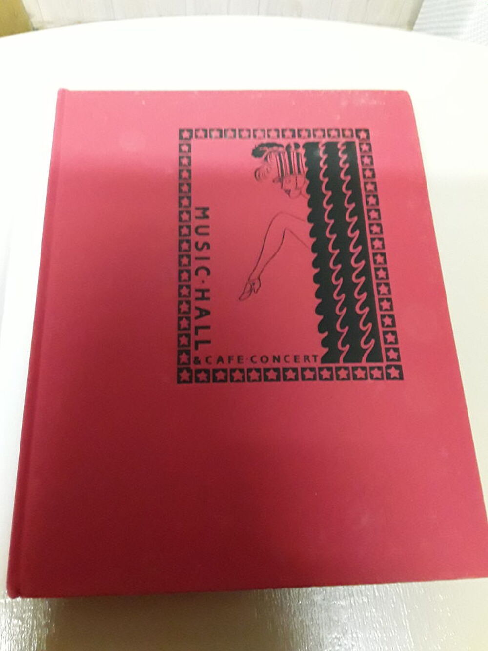 MUSICHALL Livres et BD
