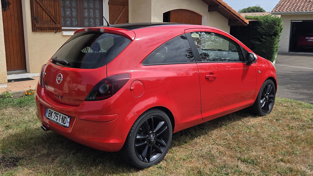 Corsa 1.2 - 85 ch Twinport Color Edition 2011 occasion 40270 Grenade-sur-l'Adour