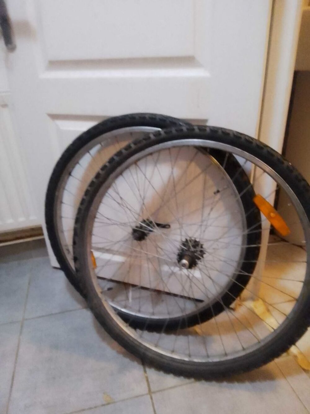 2 pneus de VTT 20 26 pouces Vélos