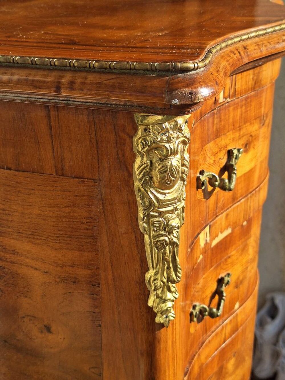 Chiffonnier style Louis XV Meubles