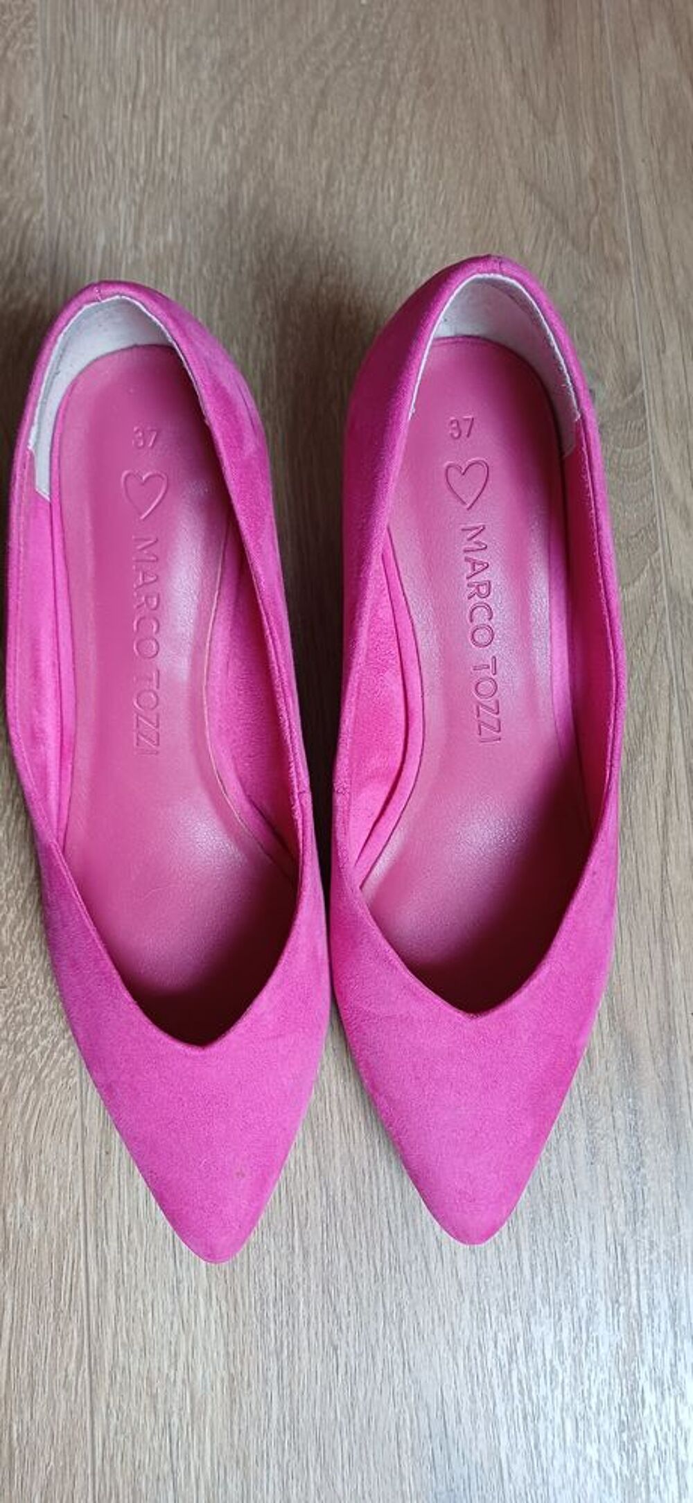 chaussures fuschia pointure 37
Chaussures