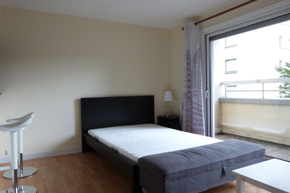 Location Appartement studio/ FI 31 m² 1er  étage Résidence Le Grand Siècle Reims