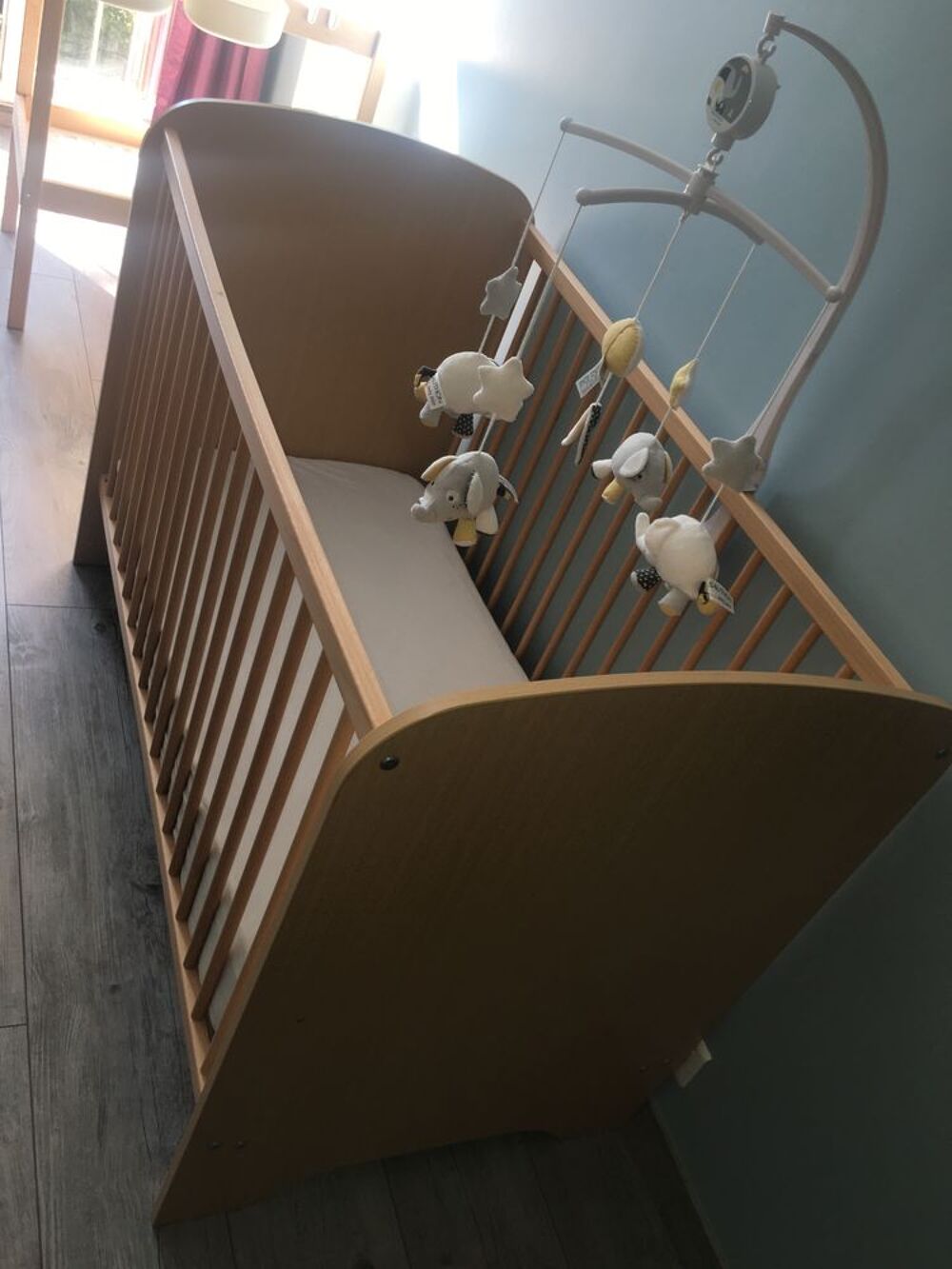 Lit b&eacute;b&eacute; en bois Puériculture