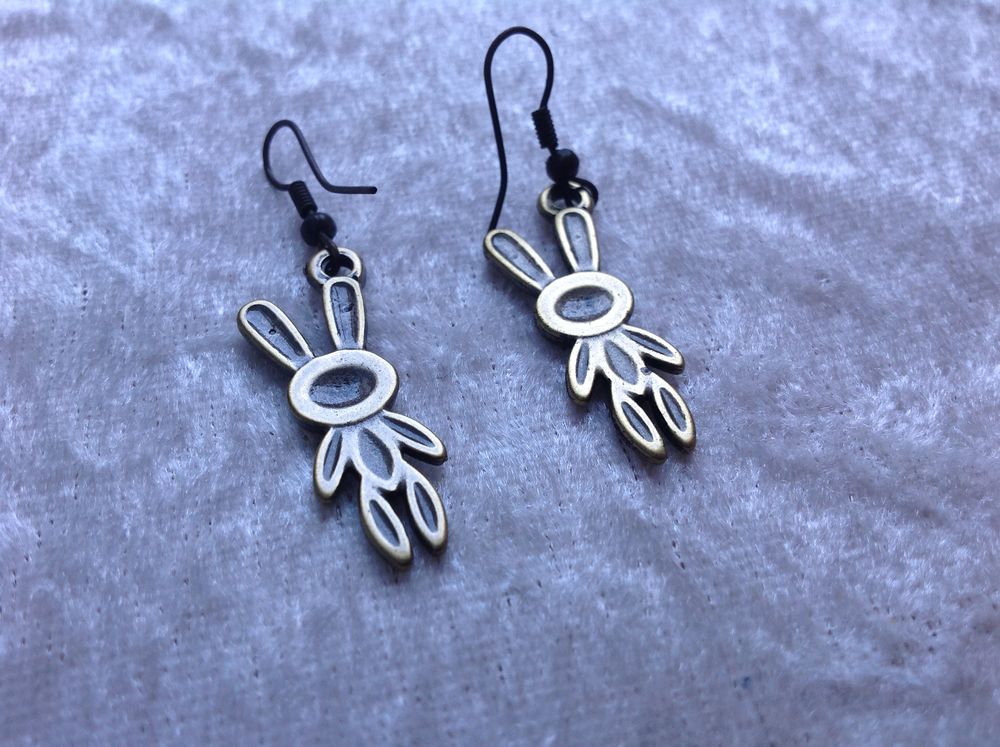 BOUCLES OREILLES LAPINS Envoi Possible
Bijoux et montres