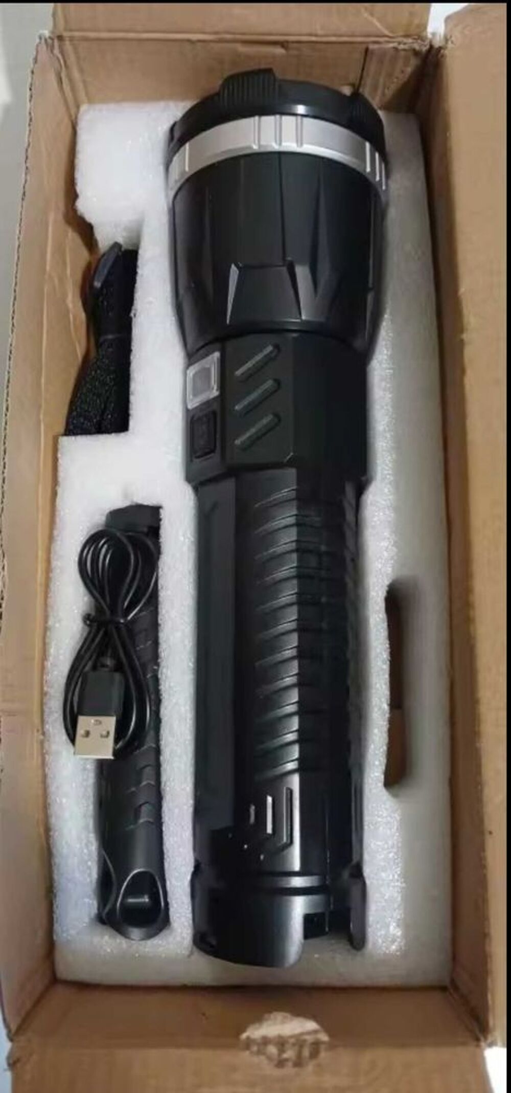 grande lampe torche led ultra puissante rechargeable Bricolage