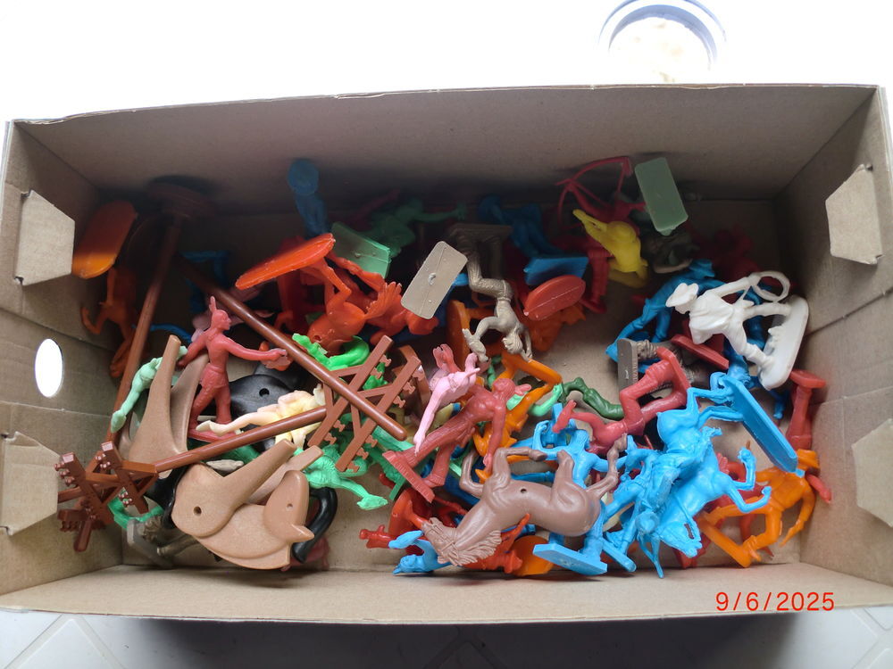 Indiens et cowboys en plastique Jeux / jouets
