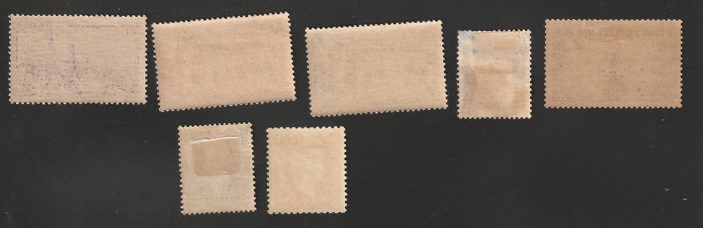 Timbres Neufs*avec CHARNIERE qqs adh&eacute;rences sur la gomme 