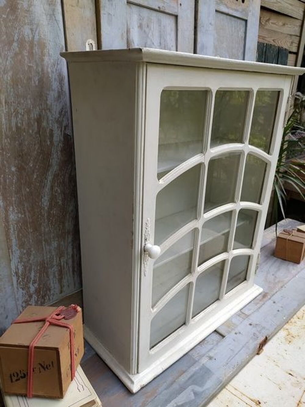 Ancienne Petite Armoire Vitrine Murale Porte Vitr&eacute;e
Meubles