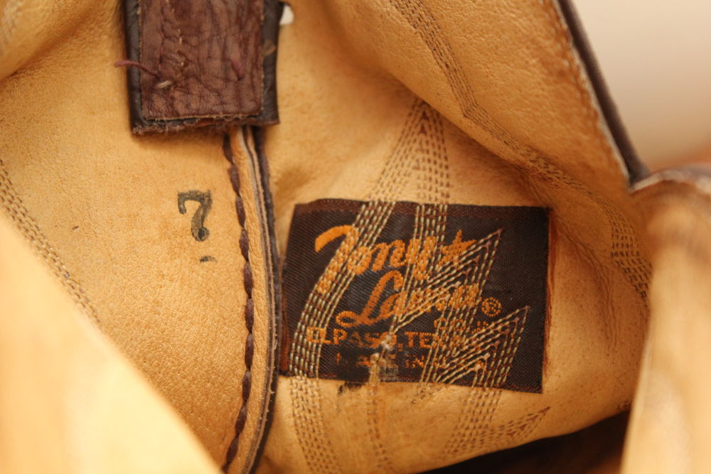 Bottes western santiags brod&eacute;es marron TONY LAMA T.41
mixte Chaussures