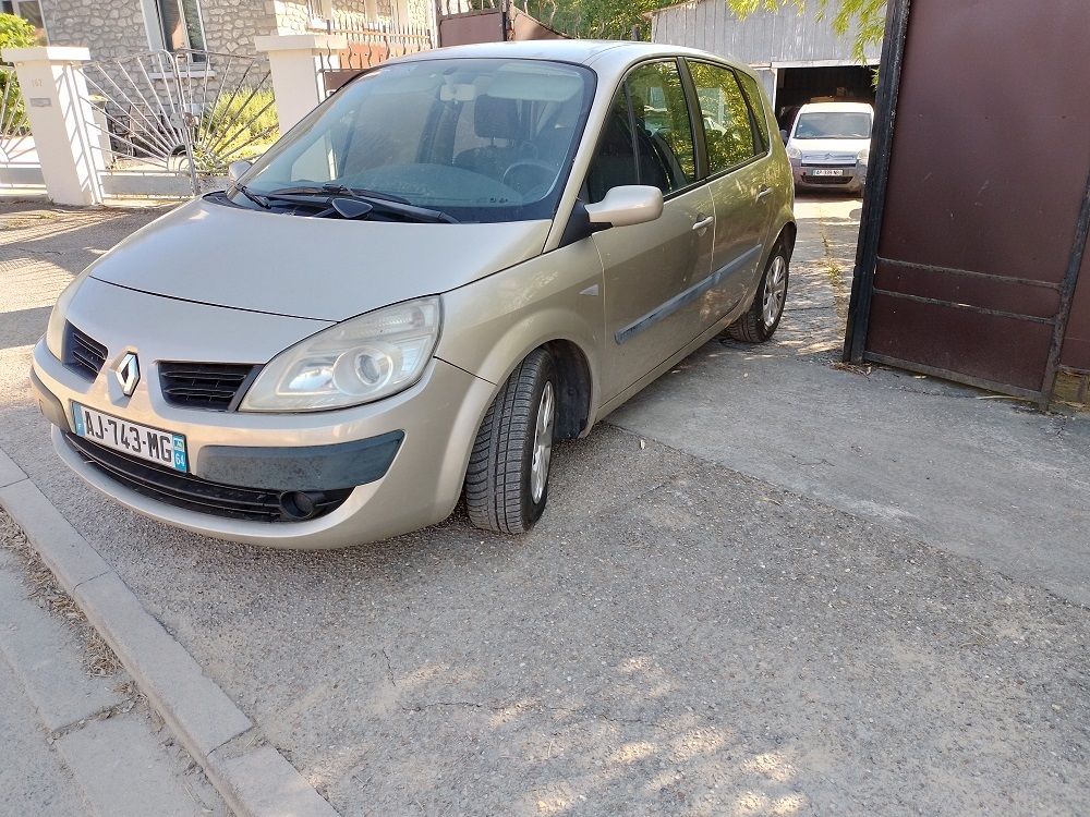 Sc&eacute;nic II Scenic 1.6 16V Euro 4 Confort Expression 2006 occasion 77250 Veneux-les-Sablons