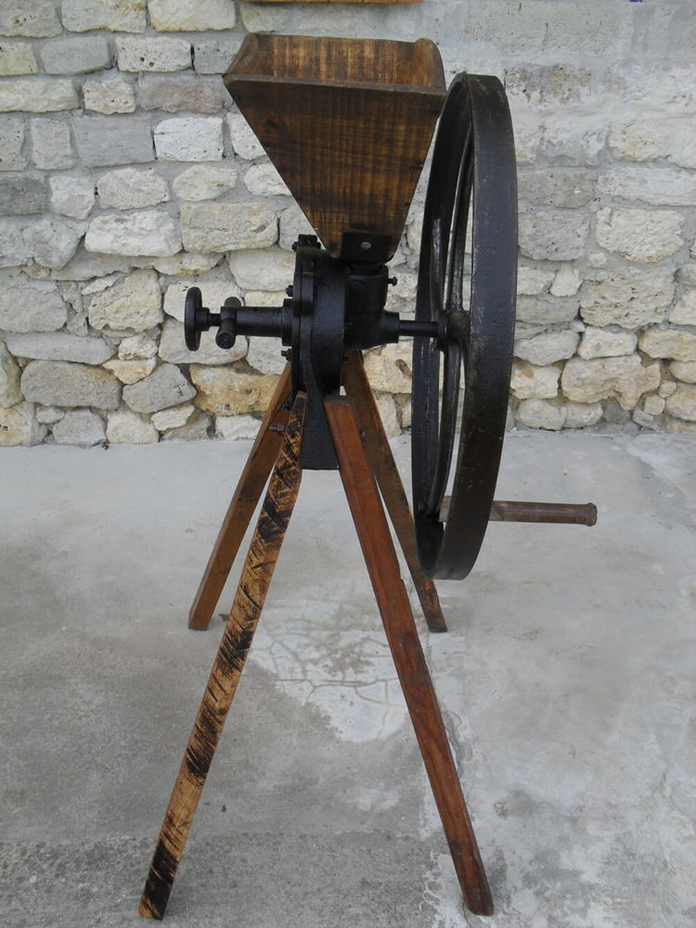 Moulin /broyeur vintage du 19 &eacute;me . Bricolage
