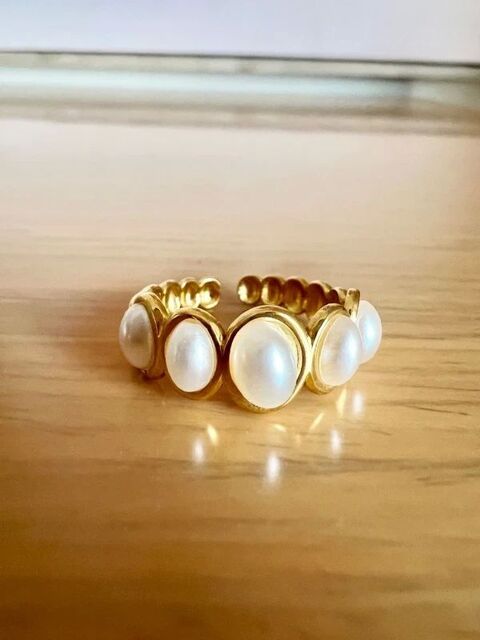 Bague dorée ajustable en acier inoxydable. Neuve Céret (66)