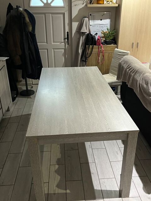 Table � manger 35 Le Mesnil-en-Thelle (60)