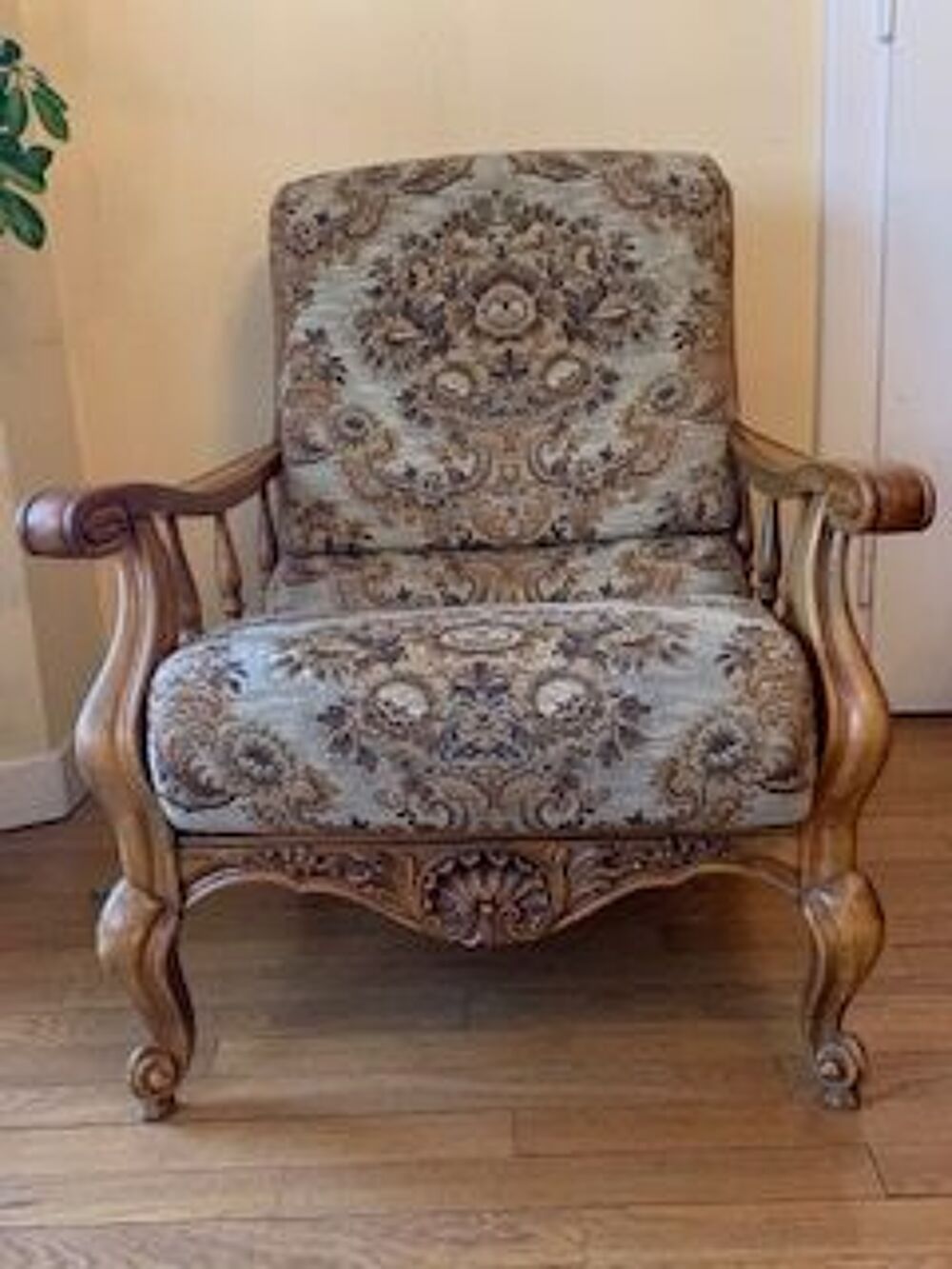 2 fauteuils et 1 pouf Meubles