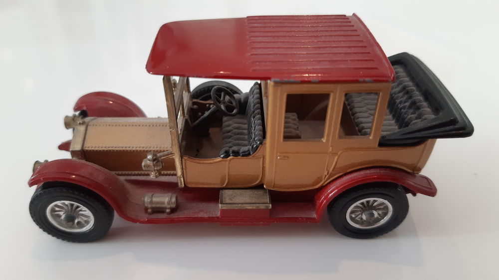 Voiture miniature de collection 