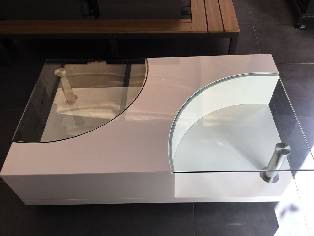 table basse avec 2 plateaux en verres pivotant Meubles