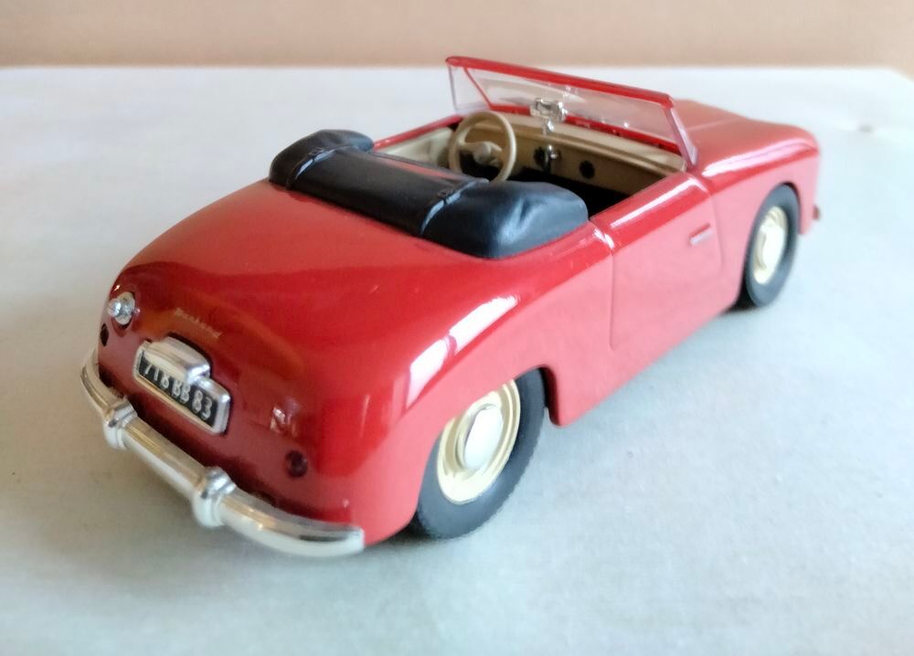 Panhard dyna junior 1/43e. 
