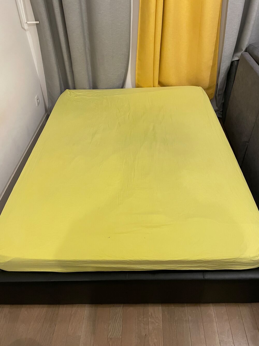 Lit coffre 140x190cm Meubles