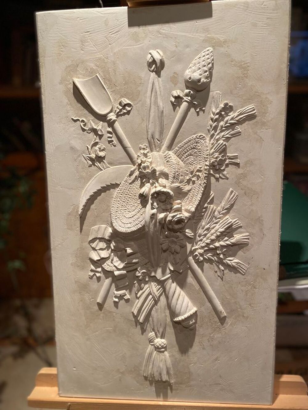 Bas relief en pl&acirc;tre Décoration