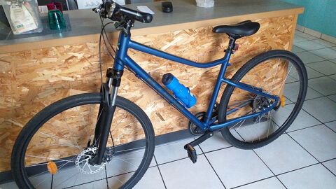 VELO VTC BTWIN 200 Tombebuf (47)