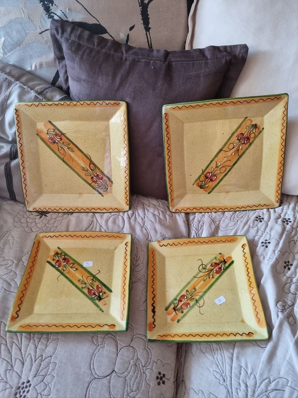 Lot de 4 assiettes neuves proven&ccedil;ales Décoration