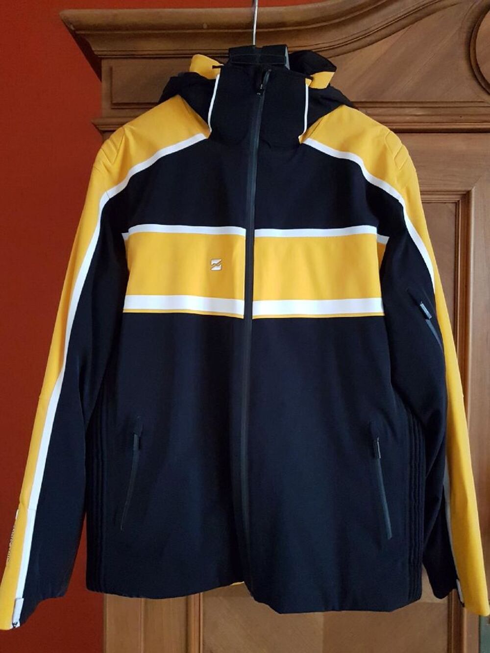 VETEMENTS SKI ET ACCESSOIRES Sports