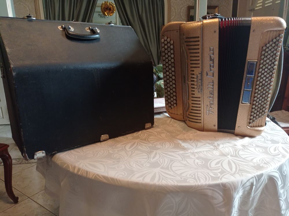 ACCORDEON FRATELLI CROSIO -TBE Instruments de musique