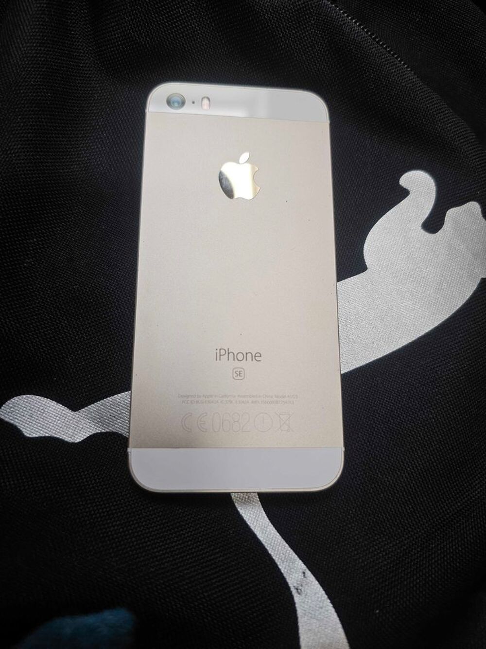 IPhone+SE+++Chargeur+++coque+++&eacute;cran+de+protection+(batterie+neuve+100%) Téléphones et tablettes