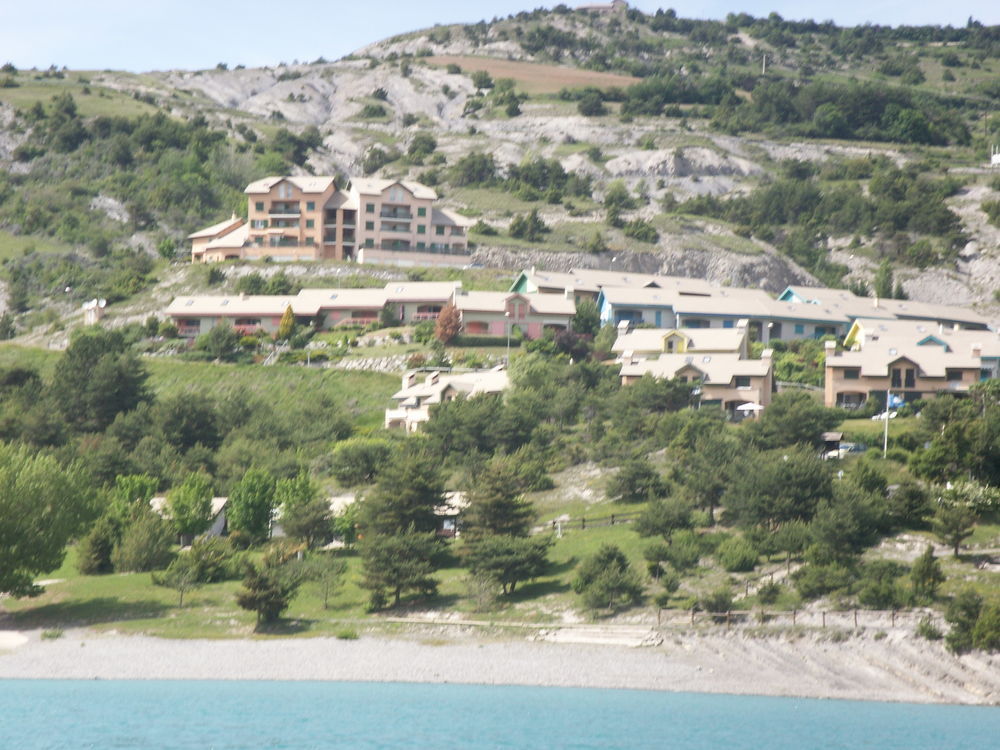   AU BORD DU LAC DE SERRE PONCON Provence-Alpes-Cte d'Azur, Savines-le-Lac (05160)