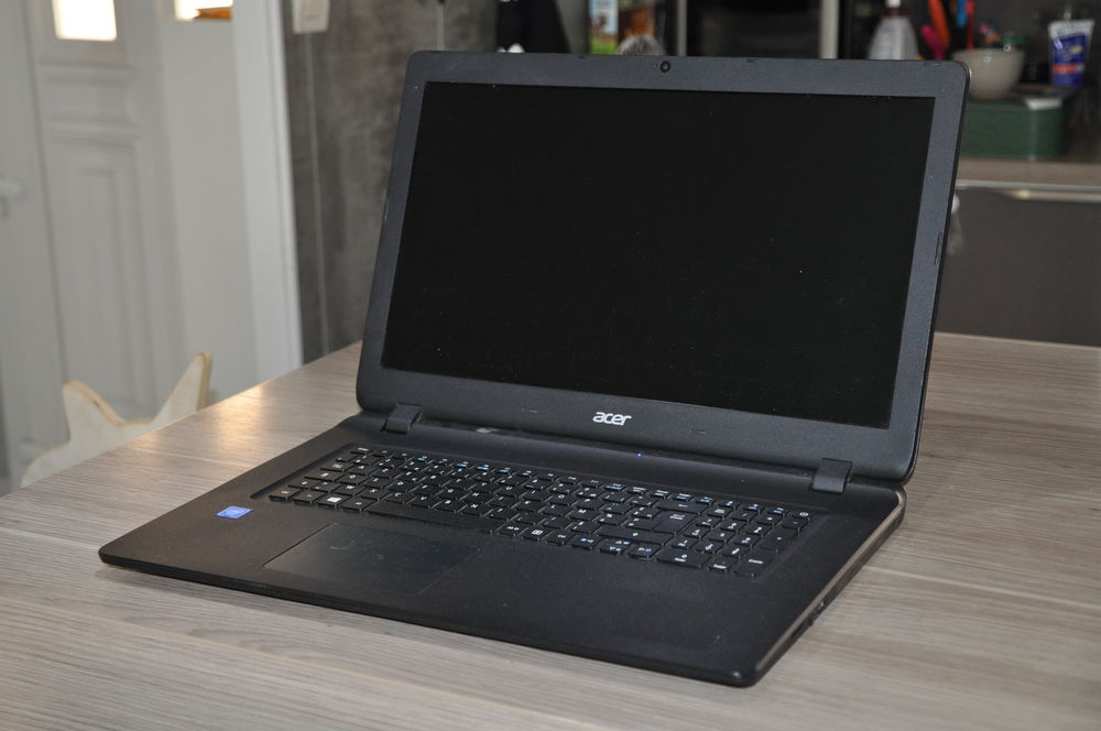 Acer Aspire ES1-732 de 17,3 pouces Matriel informatique