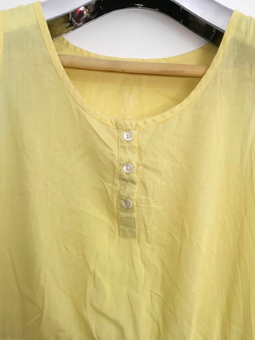 Robe l&eacute;g&egrave;re Vêtements